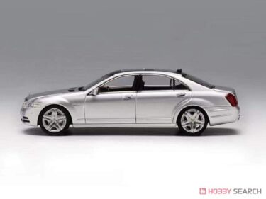 精巧な1/64スケール！メルセデス・ベンツ S600L W221 のミニカー！