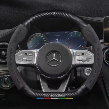 高級感と握り心地を両立！ベンツ専用ハンドルカバーでドライブを快適に！