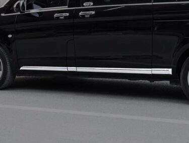 ベンツVクラスをさりげなくアップグレード！鏡面シルバーのサイドドアモールで高級感をプラス！