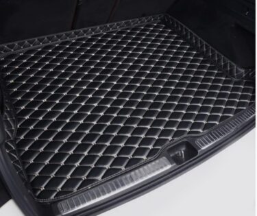 BMW 8シリーズのトランクを上質にガードする専用3Dラゲッジマット！
