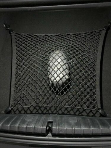 BMW 8シリーズのトランクが一気に片付く！伸縮自在カーゴネットでスマート収納！